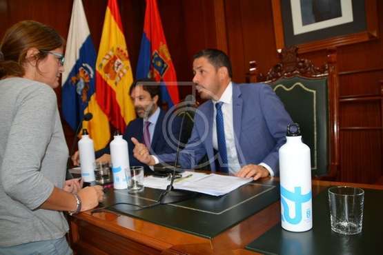 El Pleno de Telde abandona el plástico (Foto TA)